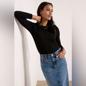 Evereve Marsel Scoop Neck in Black